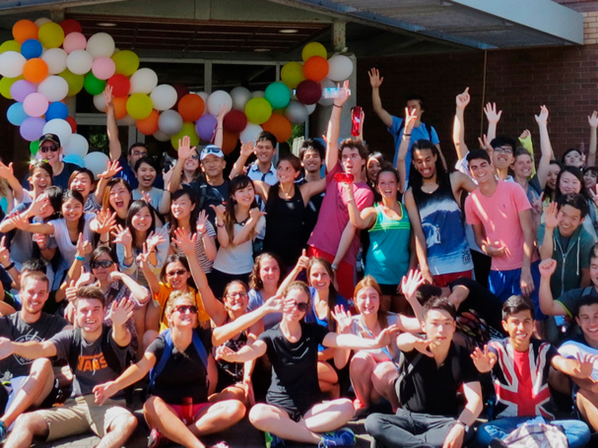 Estudia en la universidad de Victoria