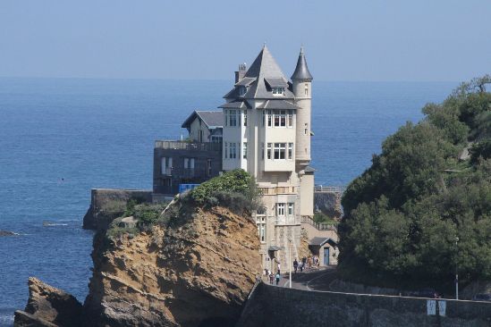 Estudia en la escuela France Language en Biarritz