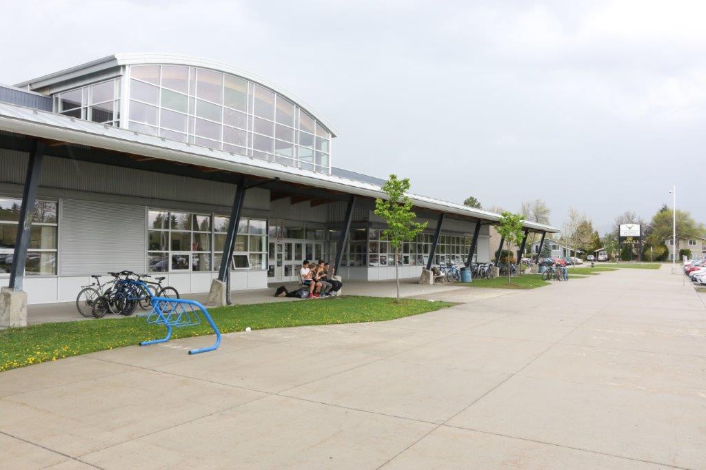 Estudia en Okanagan School District-vete and travel